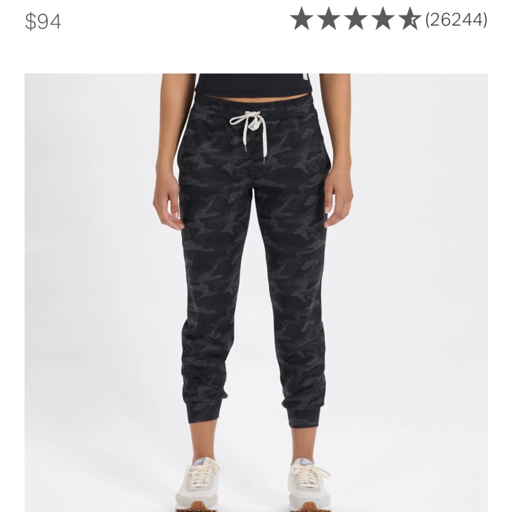 Vuori Performance Jogger in Camo Size Medium NWOT washed but not worn.